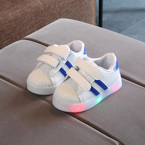 Sepatu Kets Lampu Led untuk Anak Laki-laki, Sepatu Sneakers Kartun Warna Putih, Sepatu Latihan Kasual Warna Putih untuk Anak-anak Laki-laki dan Perempuan - Product Image 3