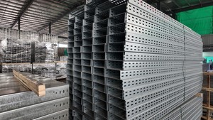 Support de câble en fer galvanisé à chaud, chemin de câbles perforé robuste en acier, usine chinoise - Product Image 3