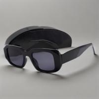 Lunettes de soleil rétro à monture PC avec lentilles UV400 Logo personnalisé Petit design rectangulaire Style de luxe pour hommes et femmes