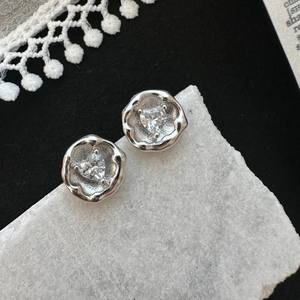 Pendientes de Plata de Ley S925 con Forma de Corazón, Estilo Vintage, Diseño Geométrico Irregular Simple, Venta al por Mayor - Product Image 1