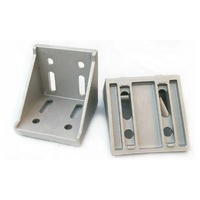 Plaque de renfort d'angle extérieur triangulaire 80 mm x 80 mm pour profilé en aluminium extrudé