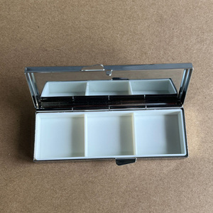 Portapillole in Metallo Tascabile con 3 Scomparti Contenitore per <span class=keywords><strong>Medicinali</strong></span> - Product Image 2