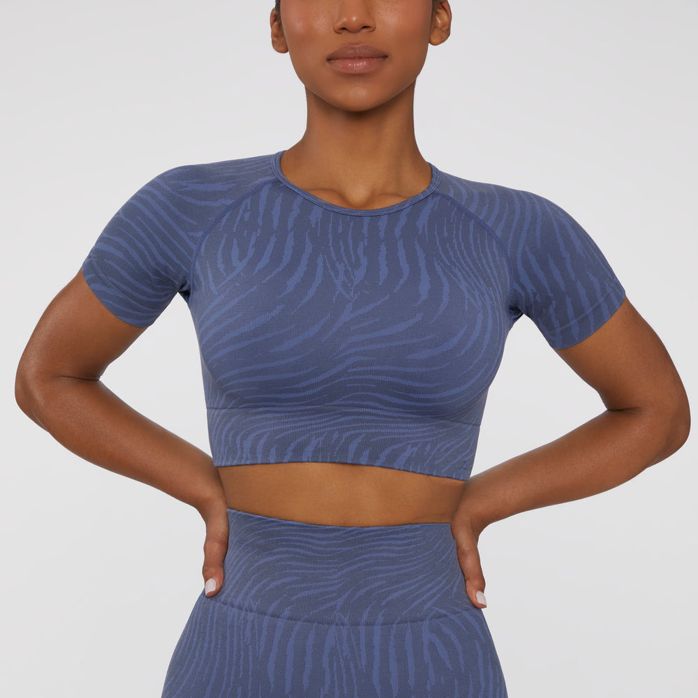 Blue short-sleeved