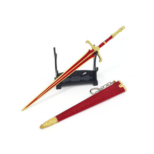 Venta caliente de fábrica 22cm artesanías totalmente metálicas decoración de alto grado que rodea la vaina de la espada grande del caballero rojo para el <span class=keywords><strong>juego</strong></span> <span class=keywords><strong>Elden</strong></span> <span class=keywords><strong>Ring</strong></span> - Product Image 1