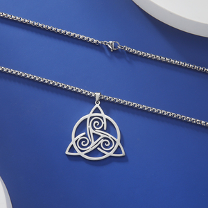 Collar de Mujer con Símbolo de Espiral Triple Myshape, Nudo de Bruja Triangular, Amuleto de <span class=keywords><strong>Buena</strong></span> <span class=keywords><strong>Suerte</strong></span> Celta, Joyería de Brujería de Acero Inoxidable - Product Image 3