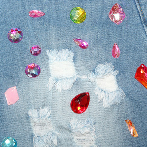 2024 nueva moda de talla grande colorido cristal Denim Booty Shorts Sexy ropa de verano mujeres diamante borla rasgado Jeans Shorts - Product Image 5