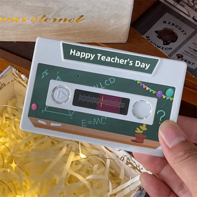 Le plus récent magnétophone à cassette enregistrable rétro cassette d'enregistrement vocal en plastique pour cadeaux