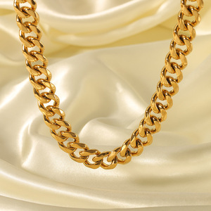 Collar de clavícula de acero inoxidable chapado en oro de 18 quilates que no se deslustra, Gargantilla de cadena cubana gruesa <span class=keywords><strong>Punk</strong></span> minimalista para mujer - Product Image 2