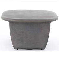 Table basse de salon en béton