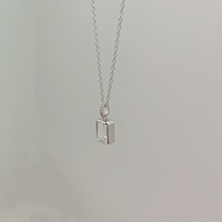 Collar con Colgante Minimalista de Plata de Ley 925 con Zafiro Blanco Corte Esmeralda y Diamante Transparente Brillante para Mujer