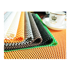 Cuscinetto antiscivolo in rete di plastica PVC rivestito in pvc OEM di fabbrica per tappeti tappetino antiscivolo per tappeti spessi - Product Image 5