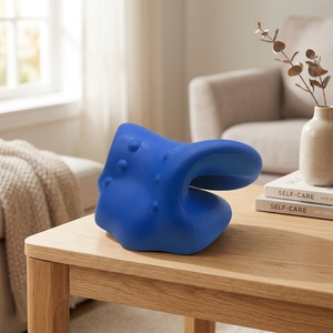Oreiller de traction cervicale en mousse PU à thérapie magnétique pour la correction de la colonne vertébrale, le massage du cou, des <span class=keywords><strong>épaule</strong></span>s et du dos, la relaxation - Vente en gros - Product Image 1