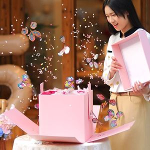 Boîte <span class=keywords><strong>surprise</strong></span> à confettis en forme de papillon avec poignée pour anniversaire, Saint-Valentin, Noël, boîte à explosion - Product Image 4