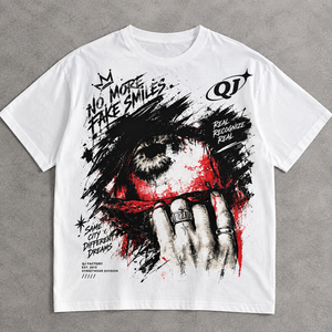 T-shirt Streetwear Oversize con Spalle Cadenti, Stampa Grafica Gotica Occhio Insanguinato e Mano Tatuata, Effetto Graffiti Invecchiato e Testo Vintage, Lavaggio Delavé - Product Image 1