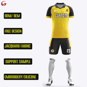 Bán Buôn 100% Polyester Giá Rẻ Áo Bóng Đá Bộ Dụng Cụ Tùy Chỉnh Người Đàn Ông Thân Thiện Với Môi Jacquard Vải Thoáng Khí Bóng Đá Đồng Phục Thiết Lập X5532 - Product Image 1