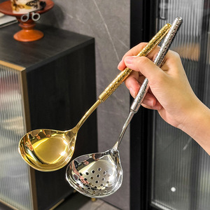 Cuchara de Cocina Shinyjh de Acero Inoxidable 304 con Mango Largo y Diseño Martillado Antideslizante - Product Image 2