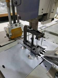 Máquina <span class=keywords><strong>de</strong></span> <span class=keywords><strong>Coser</strong></span> Industrial <span class=keywords><strong>de</strong></span> Alta Velocidad con Brazo Largo <span class=keywords><strong>de</strong></span> <span class=keywords><strong>14</strong></span> Pulgadas y Triple <span class=keywords><strong>Aguja</strong></span> <span class=keywords><strong>para</strong></span> <span class=keywords><strong>Coser</strong></span> con Hilo Grueso - Product Image 4