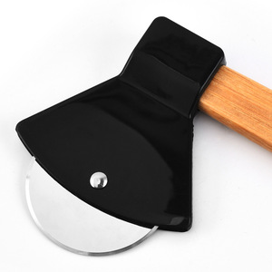Coupe-<span class=keywords><strong>pizza</strong></span> en forme d'axe avec manche en bois, design à une seule roue, trancheuse à gâteau et outil de pâtisserie - Product Image 4
