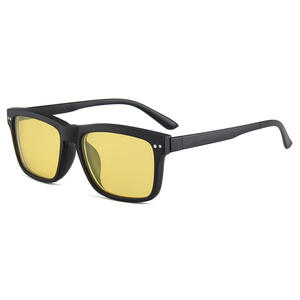 Gafas de Sol Polarizadas Desmontables con Clip XH5004, Unisex, Montura Cuadrada, UV400, Lentes TAC con Visión Nocturna, Negro Arenado - Product Image 2