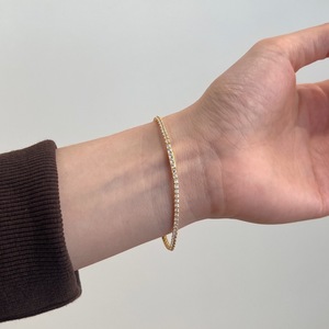 สร้อยข้อมือเทนนิสเงินแท้ S925 ประดับเพชรคิวบิกเซอร์โคเนีย ดีไซน์โดดเด่น สวยหรู เหมาะสำหรับผู้หญิง - Product Image 4