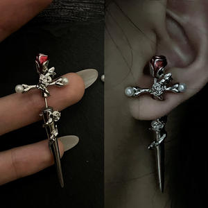 Cruz Rosa Pendientes Thorn Wrap Pendientes Piercing Flor Perla Pendientes - Product Image 1