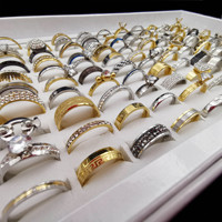 Bague en acier au titane et en acier inoxydable avec diamants et zircon pour hommes et femmes de haute qualité de boutique populaire américaine