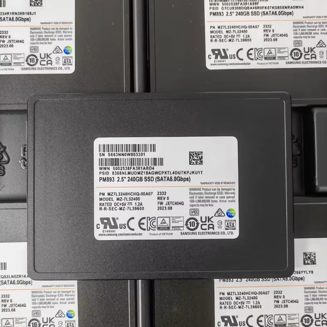 Sams-un-g PM893 240G SATA SSD MZ7L3240HCHQ-00A07