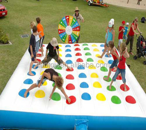 Jeu gonflable extérieur de Twister Jeu rebondissant de coussin pour des événements de carnaval Jeux interactifs gonflables géants de château de Twister - Product Image 1