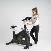Vélo de spinning d'intérieur avec moniteur numérique pour le suivi des progrès de la condition cardiovasculaire