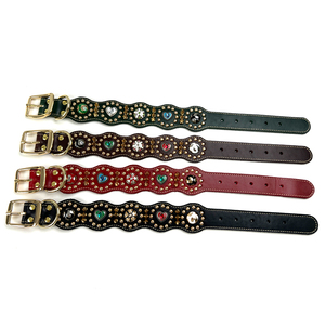 <span class=keywords><strong>Collar</strong></span> de perro al por mayor de gama alta, suministros personalizados para entrenamiento al aire libre para mascotas con patrón sólido de diamantes y pinchos, cuero de lujo - Product Image 5