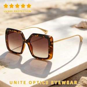 Vente en gros directe du fabricant, nouvelles arrivées, lunettes <span class=keywords><strong>de</strong></span> <span class=keywords><strong>soleil</strong></span> <span class=keywords><strong>de</strong></span> luxe <span class=keywords><strong>de</strong></span> marque streetwear tendance, monture carrée surdimensionnée violette pour femmes - Product Image 5