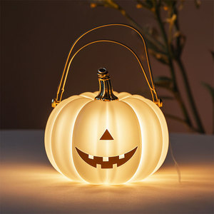 Lampe décorative LED en forme de citrouille d'Halloween avec poignée pour la décoration de fête - Product Image 5