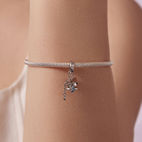 Breloque en forme de toque de graduation plaquée argent avec diplôme et pompon, cadeau de bijoux unisexe