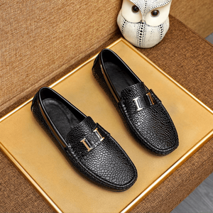 Mocasines de cuero negro repujado para hombre con hebilla metálica, zapatos casuales sin cordones para conducir, hermessing - Product Image 1