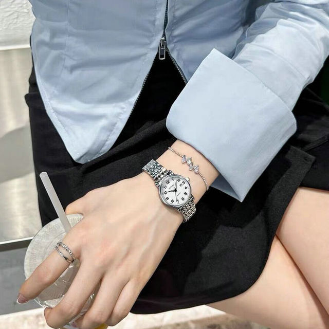 New Stylish Women's Watch with Steel Band, Calendar, and Trendy Light Luxury Design Luminous Quartz Watch