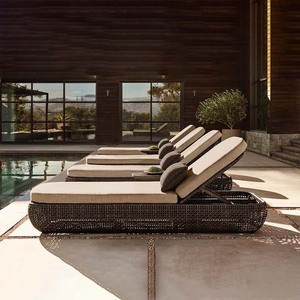 Chaise longue moderne en aluminium noir avec corde tressée, résistante aux intempéries, pour l'extérieur, hôtels, cours et piscines - Product Image 1