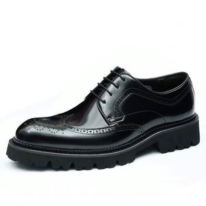 Men's <b>Patent</b> Leather Shoes Glossy Finish British Style Embossed <b>Brogue</b> Pointed Toe Shoes Thick Soles Luxury Designer <b>Brogues</b> - Product Image 5