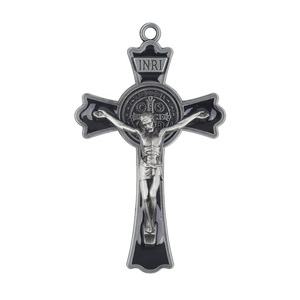 Colgantes de Cruz de Aleación Dorada y Negra de 70x46 mm, Accesorios de San Benito, Amuletos, Crucifijo de Iglesia - Product Image 6