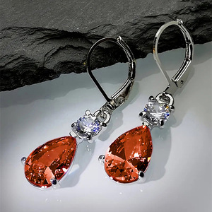 Orecchini Pendenti E2761 in Oro Bianco con Cristalli a Goccia e Strass, Gioielli Classici da Sposa per Donna - Product Image 5