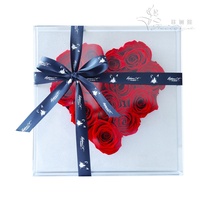Bouquet de 12 roses éternelles – Boîte acrylique trompette de qualité supérieure – Finition haut de gamme – Cadeau transfrontalier pour la Fête des Mères – Naturel