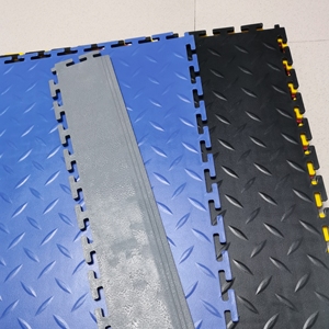 Baldosas de PVC Versátiles con Sistema de Bloqueo, Resistentes al Calor, Cómodas para Caminar, Ideales para el Hogar, la Oficina y la Cocina - Product Image 1