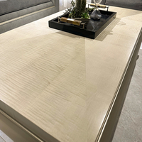 Table basse Caracole en bois massif artisanal, design rustique en parquet, pieds en acier inoxydable, table centrale idéale pour le salon