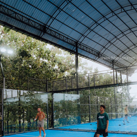 Structure de tente de padel en PVC d'extérieur, terrain de paddle-tennis avec toit couvert, terrain de padel panoramique, couverture en matériau anti-chaleur
