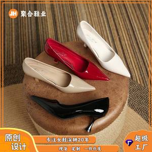 352 1-1 Chaussures à talons hauts pointus françaises pour femmes, nouvelle collection Show <span class=keywords><strong>Tong</strong></span> Qin, talons aiguilles en cuir verni nude à semelle souple - Product Image 2