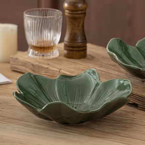 Plato de Cerámica Retro Europeo con Diseño de Hoja de Loto, Apto para Microondas, <span class=keywords><strong>Vajilla</strong></span> de Porcelana de Diseño Minimalista Nórdico para Uso en el Hogar y Restaurantes - Product Image 4