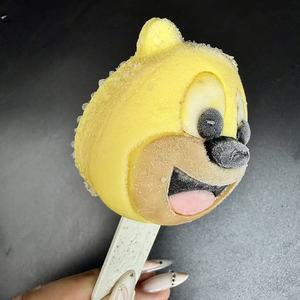 Nouvelle conception de sucettes glacées certifiées halal, design de personnages de dessins animés, glace dure au lait dans un emballage en chocolat tendance - Product Image 2