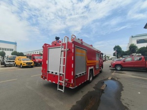 Camión de bomberos Isuzu 4x2 de 5 metros cúbicos con tanque de agua, camión de rescate con espuma de 3 toneladas, camión de bomberos para aeropuertos de 8m³ en venta. - Product Image 3