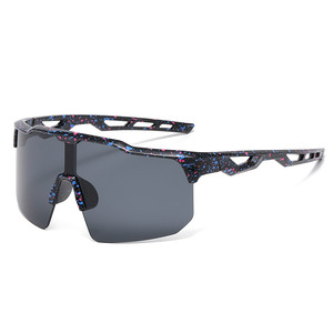 2025 niños <span class=keywords><strong>ciclismo</strong></span> <span class=keywords><strong>gafas</strong></span> OEM UV400 deporte bicicleta <span class=keywords><strong>gafas</strong></span> de sol PC una pieza lente correr al aire libre niños deportes bicicleta carretera <span class=keywords><strong>gafas</strong></span> - Product Image 2