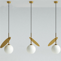 Minimalistische 2-Licht-Kugelpendelleuchte aus Opalglas mit Eisenrahmen für Esszimmer, Schlafzimmer, Bar, Café, moderne Inneneinrichtung und Dekorationsbeleuchtung