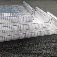 Panneau en polycarbonate alvéolaire en forme de U pour toiture